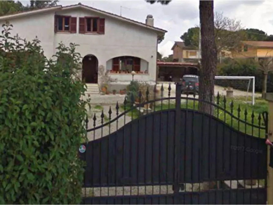 Immagine 1 di Villa in vendita  in VIA PONTE VALLE TRAVE a Anguillara Sabazia