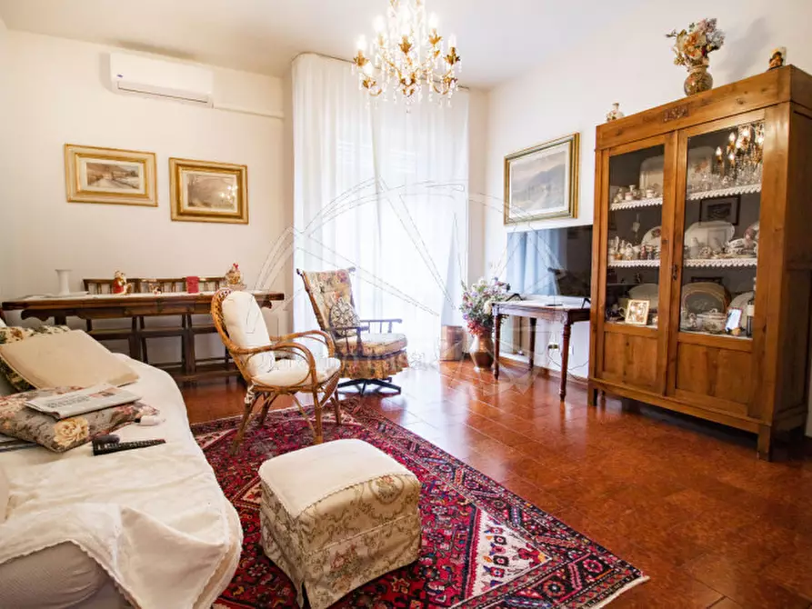 Immagine 1 di Appartamento in vendita  a Prato