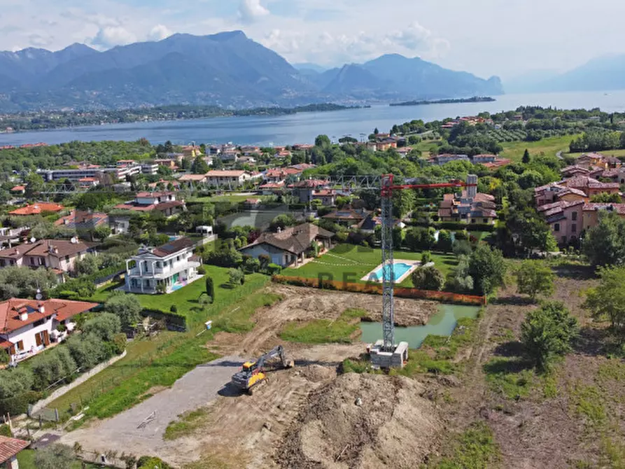 Immagine 1 di Villa in vendita  a Manerba Del Garda