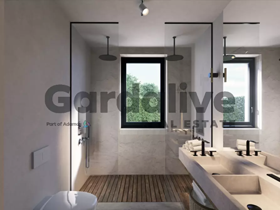 Immagine 3 di Villa in vendita  a Manerba Del Garda