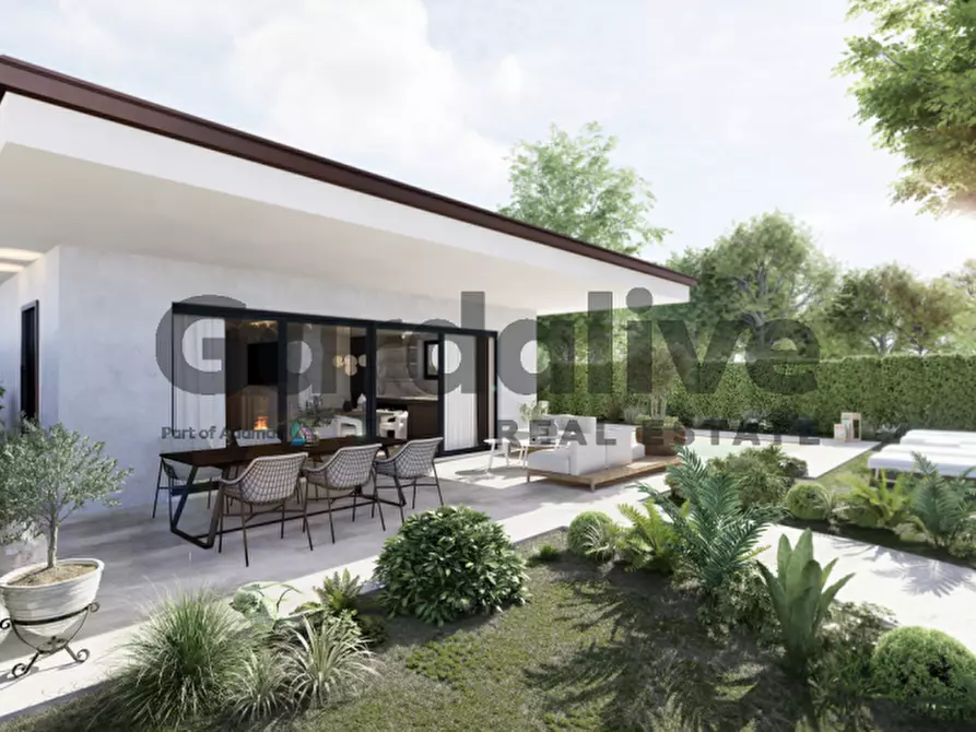 Immagine 7 di Villa in vendita  a Manerba Del Garda