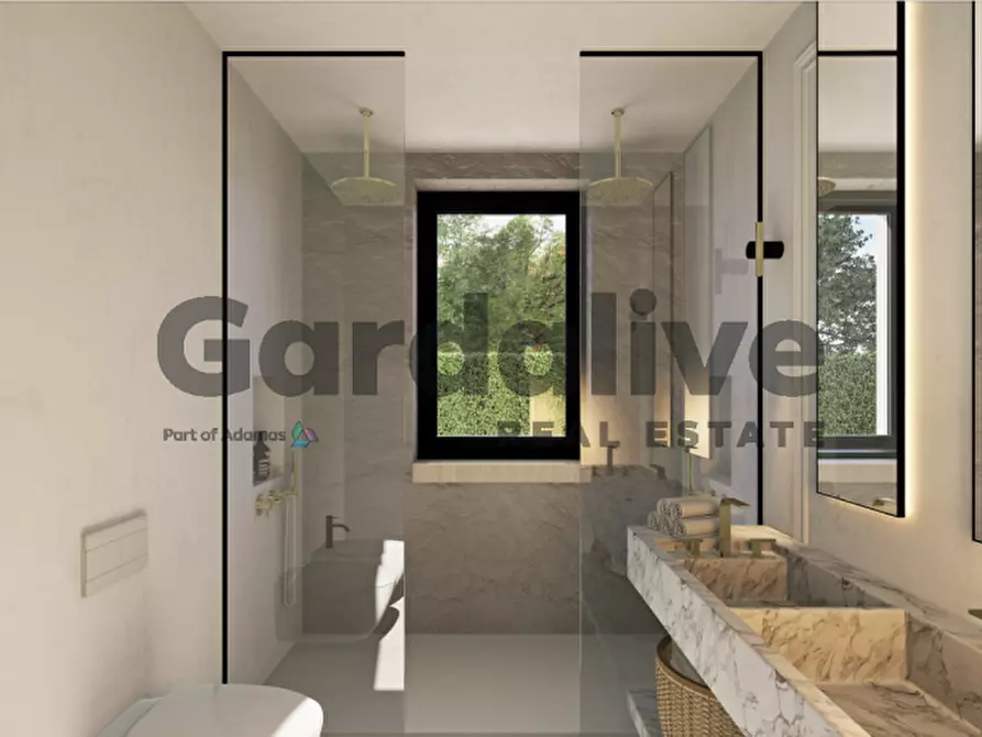 Immagine 10 di Villa in vendita  a Manerba Del Garda