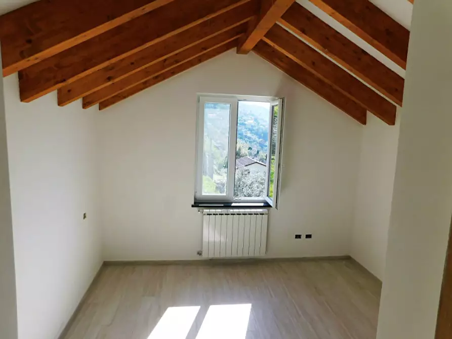 Immagine 4 di Casa indipendente in vendita  in Via Serro Antico a Avegno