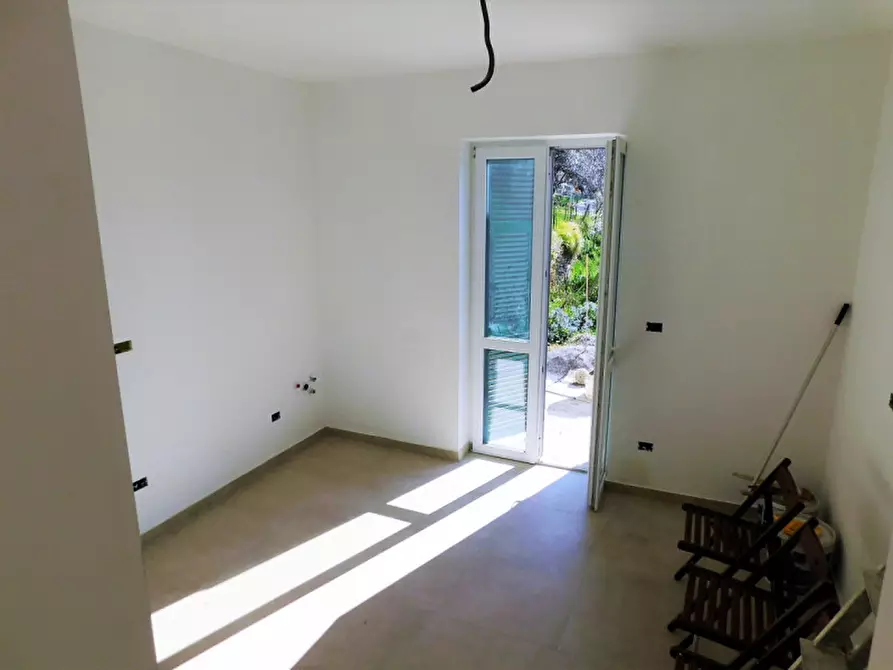 Immagine 6 di Casa indipendente in vendita  in Via Serro Antico a Avegno