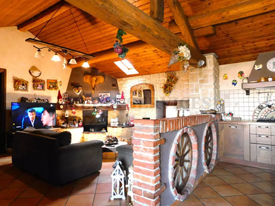 Immagine 10 di Appartamento in vendita  in via Giovanni Salvadeo n° 2 a Tromello