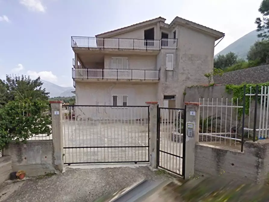 Immagine 1 di Villa in vendita  in Via Acureale 4 a Carini