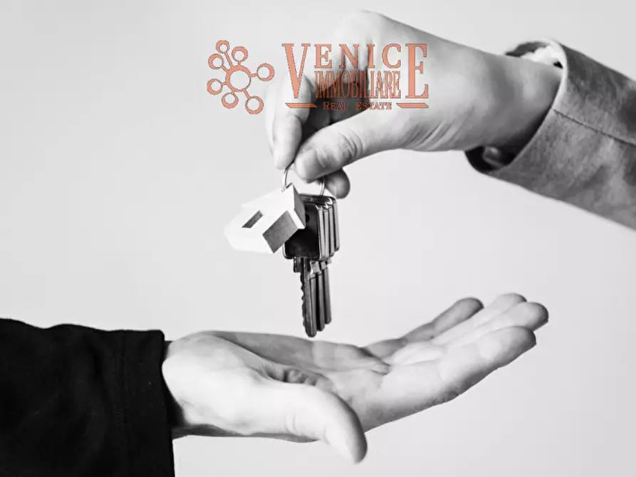 Immagine 1 di Capannone industriale in vendita  a Venezia