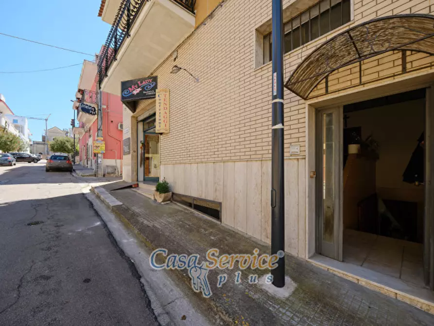 Immagine 3 di Negozio in vendita  in Via Duca D'Aosta a Supersano