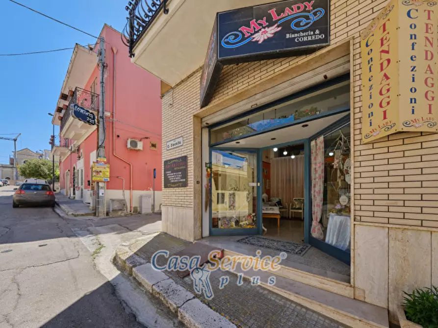 Immagine 4 di Negozio in vendita  in Via Duca D'Aosta a Supersano