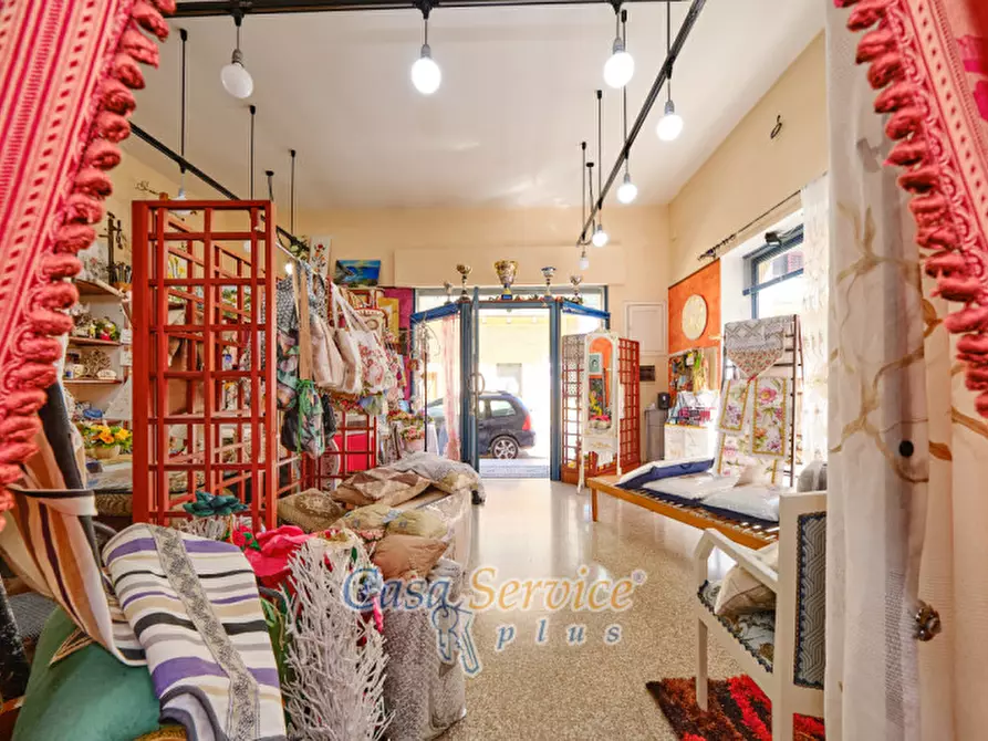 Immagine 5 di Negozio in vendita  in Via Duca D'Aosta a Supersano