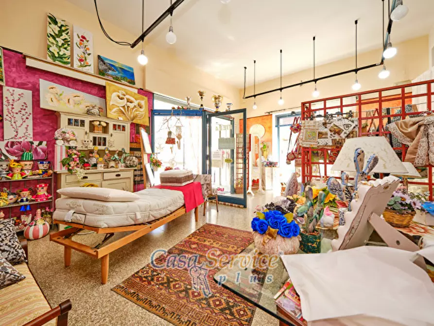 Immagine 6 di Negozio in vendita  in Via Duca D'Aosta a Supersano