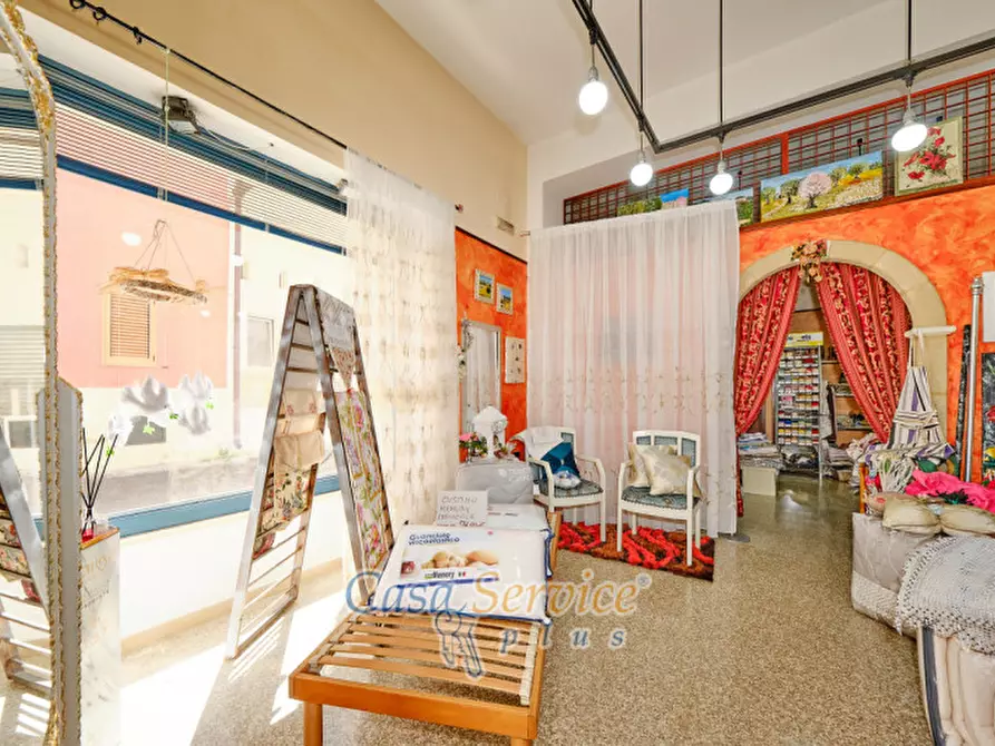 Immagine 7 di Negozio in vendita  in Via Duca D'Aosta a Supersano