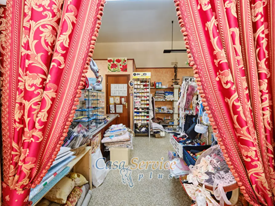 Immagine 9 di Negozio in vendita  in Via Duca D'Aosta a Supersano