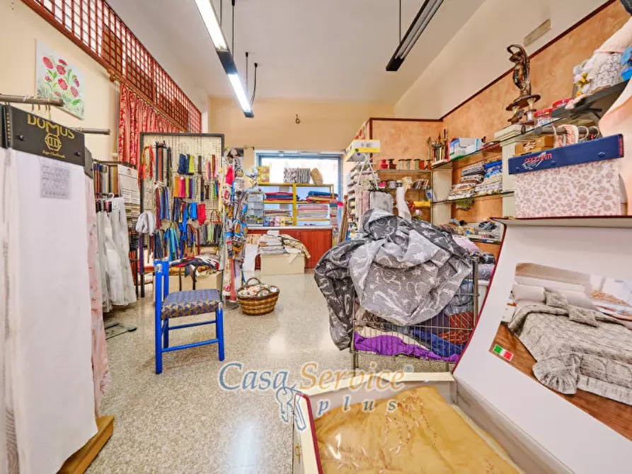 Immagine 14 di Negozio in vendita  in Via Duca D'Aosta a Supersano