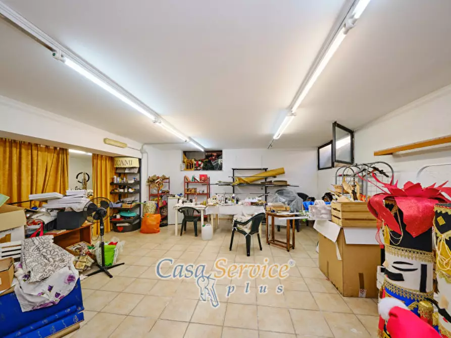 Immagine 15 di Negozio in vendita  in Via Duca D'Aosta a Supersano