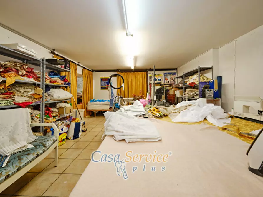 Immagine 17 di Negozio in vendita  in Via Duca D'Aosta a Supersano