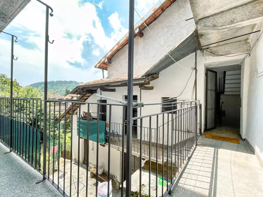 Immagine 2 di Appartamento in vendita  in Via Cavour 1 a Gignese