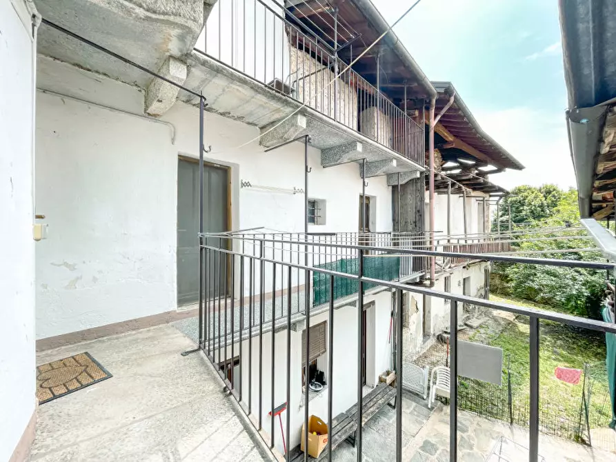 Immagine 17 di Appartamento in vendita  in Via Cavour 1 a Gignese