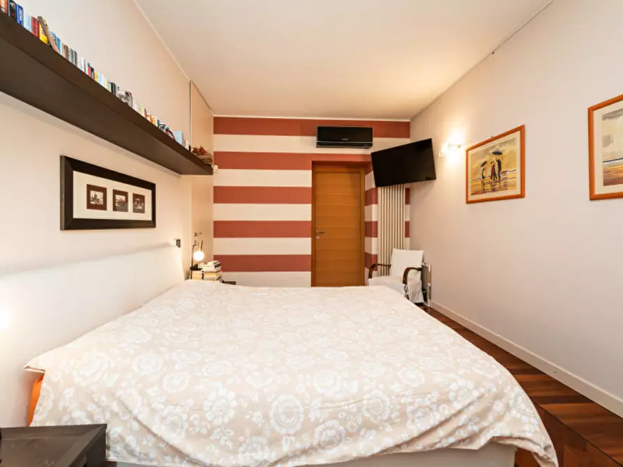 Immagine 11 di Appartamento in vendita  in via Enrico Noe 4 a Milano