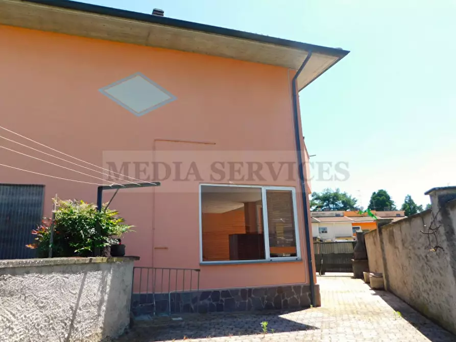 Immagine 29 di Villa in vendita  in viale Loreto n° 57 a Sannazzaro De' Burgondi