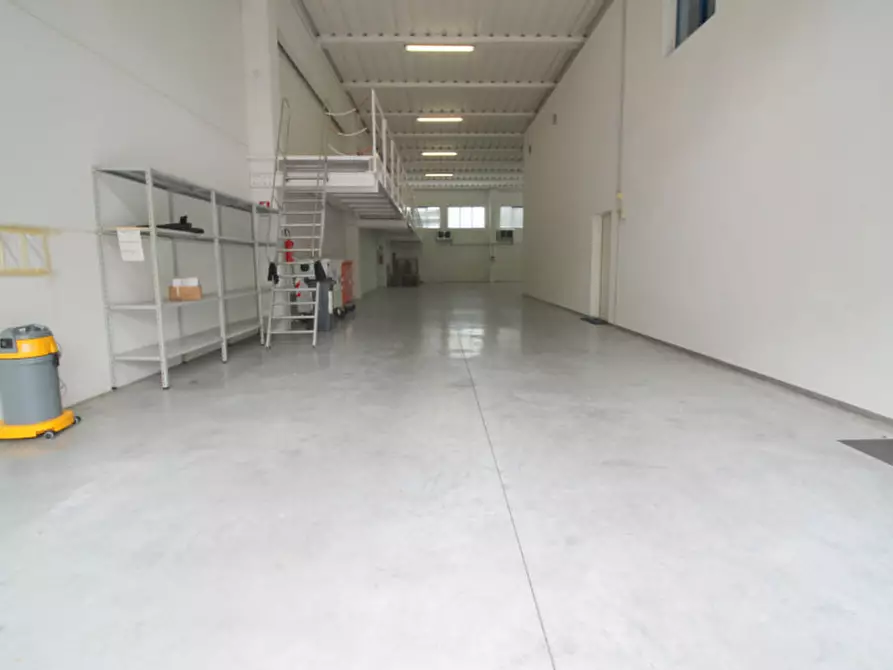 Immagine 4 di Magazzino in affitto  in Via Maestri del Lavoro a San Donà Di Piave