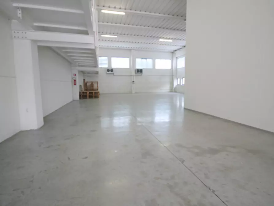 Immagine 5 di Magazzino in affitto  in Via Maestri del Lavoro a San Donà Di Piave