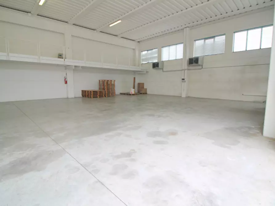 Immagine 7 di Magazzino in affitto  in Via Maestri del Lavoro a San Donà Di Piave