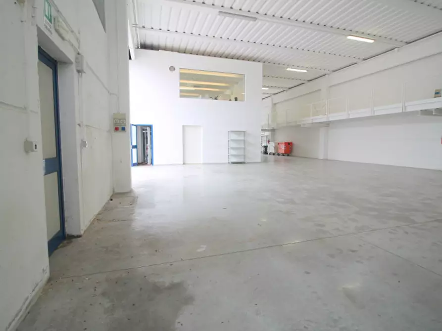 Immagine 8 di Magazzino in affitto  in Via Maestri del Lavoro a San Donà Di Piave