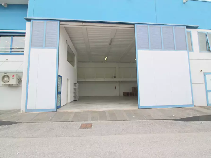 Immagine 9 di Magazzino in affitto  in Via Maestri del Lavoro a San Donà Di Piave