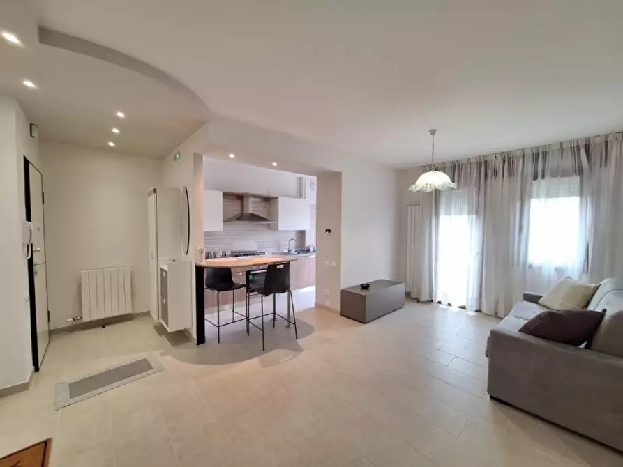 Immagine 1 di Appartamento in vendita  in Via Pietro Mascagni a Rovigo