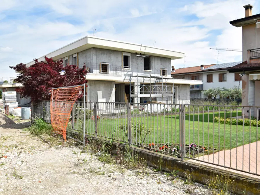 Immagine 1 di Villa in vendita  in Via le Mase a Sona