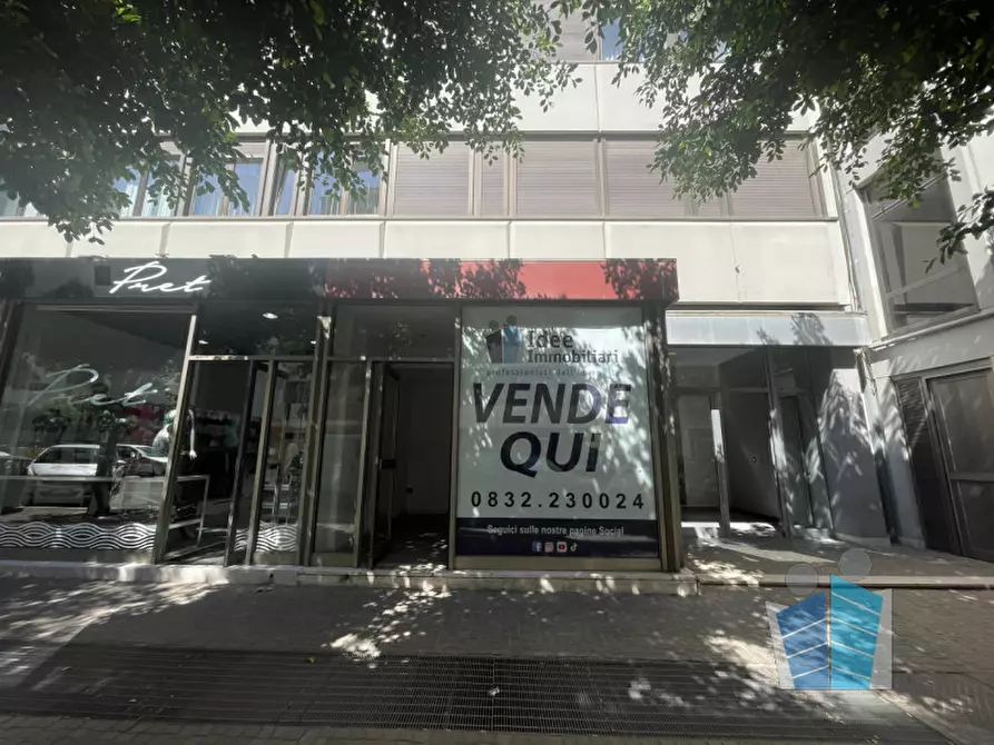 Immagine 1 di Negozio in vendita  in via imbriani a Lecce
