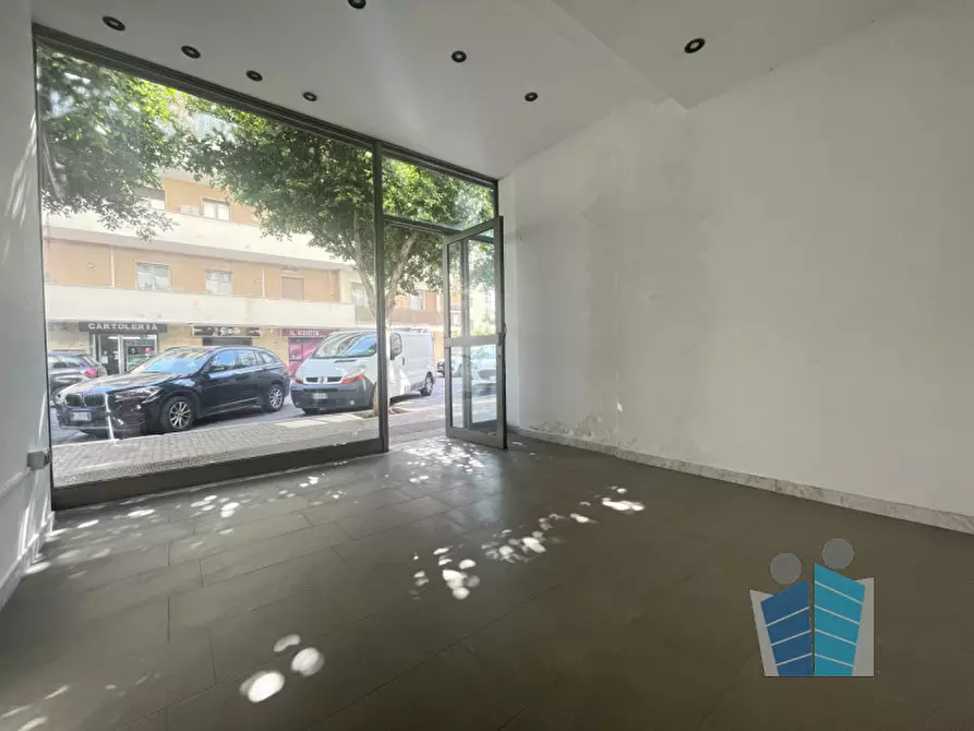 Immagine 5 di Negozio in vendita  in via imbriani a Lecce