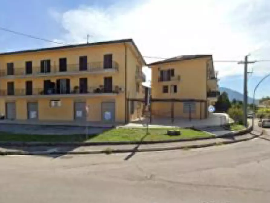 Immagine 2 di Attività commerciale in vendita  in Via Campocecere a San Salvatore Telesino