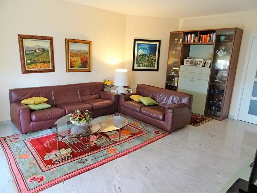 Immagine 3 di Villetta a schiera in vendita  in Via Montebellina a Alba