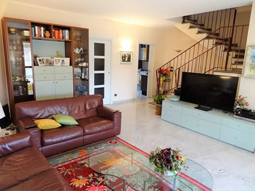 Immagine 4 di Villetta a schiera in vendita  in Via Montebellina a Alba