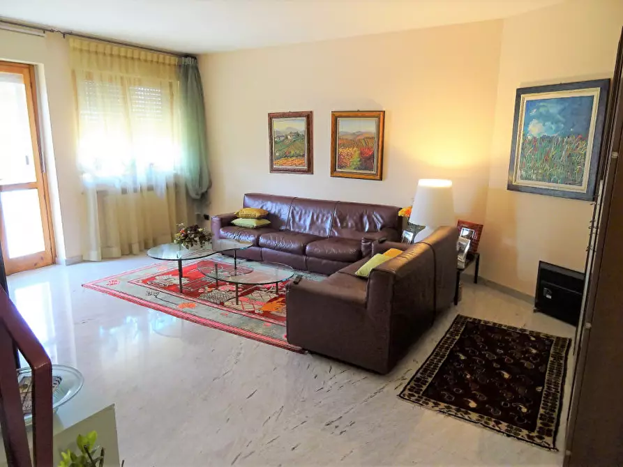 Immagine 5 di Villetta a schiera in vendita  in Via Montebellina a Alba