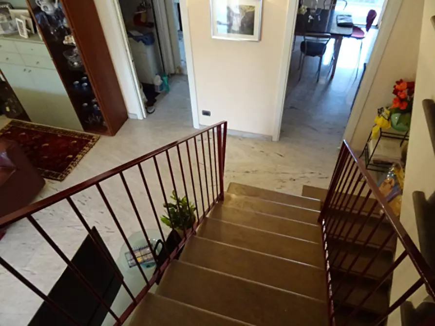 Immagine 8 di Villetta a schiera in vendita  in Via Montebellina a Alba