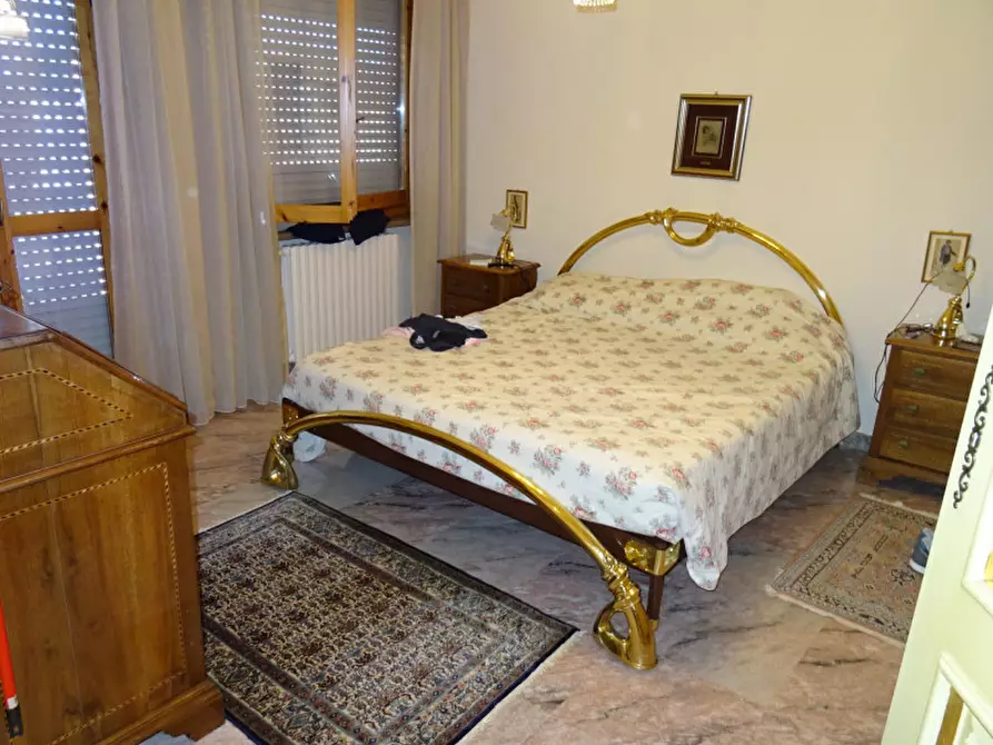 Immagine 9 di Villetta a schiera in vendita  in Via Montebellina a Alba