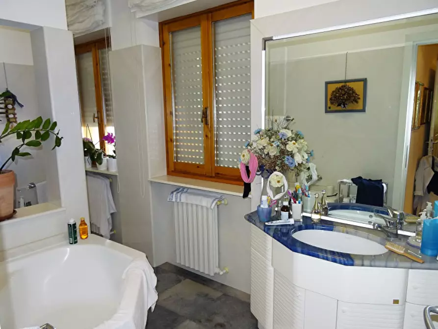 Immagine 12 di Villetta a schiera in vendita  in Via Montebellina a Alba