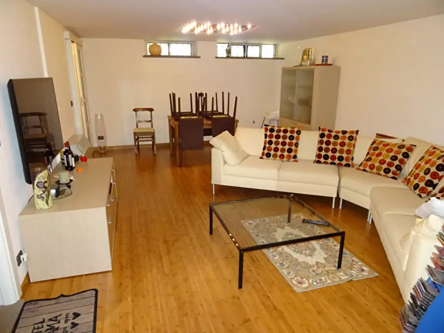 Immagine 13 di Villetta a schiera in vendita  in Via Montebellina a Alba