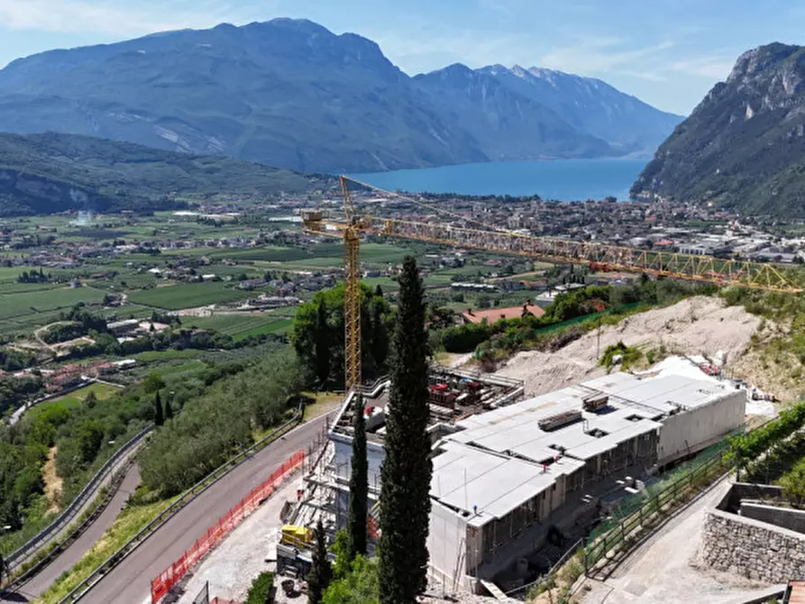 Immagine 1 di Villa in vendita  a Tenno