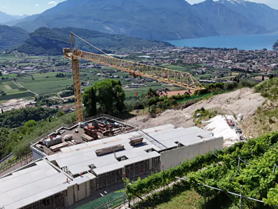 Immagine 9 di Villa in vendita  a Tenno