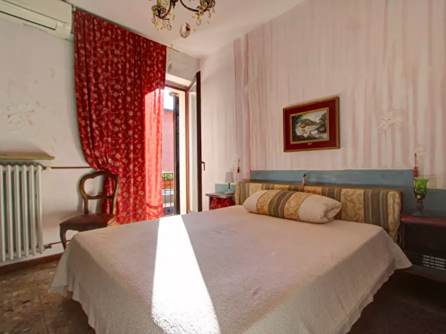 Immagine 9 di Appartamento in vendita  in Lungolago Vittorio Veneto a Torri Del Benaco