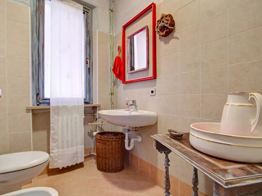 Immagine 11 di Appartamento in vendita  in Lungolago Vittorio Veneto a Torri Del Benaco