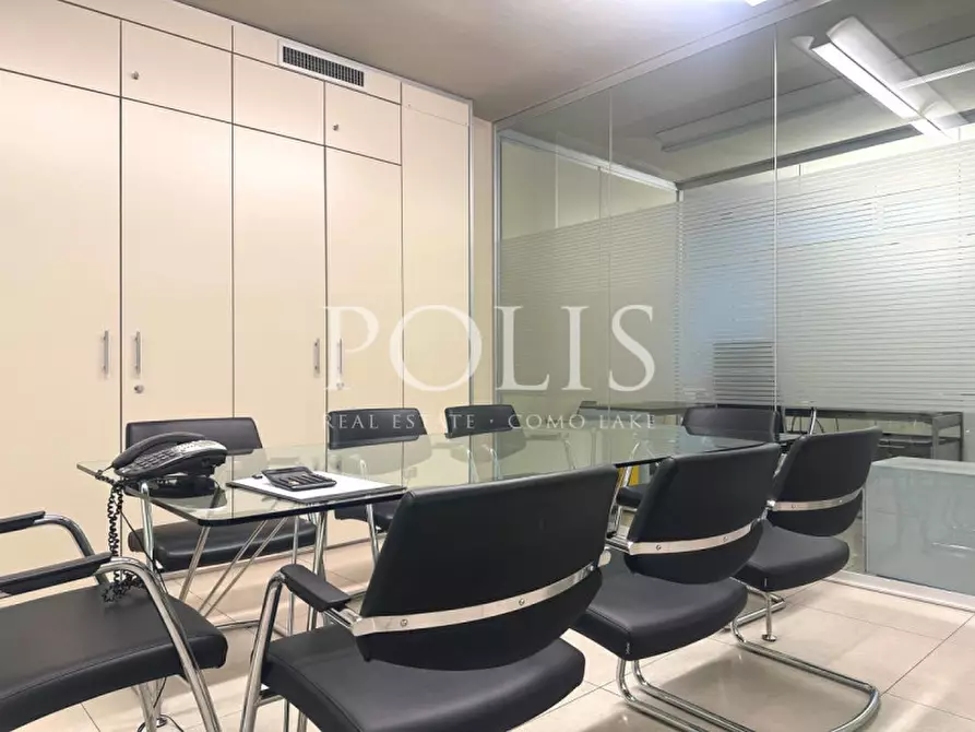 Immagine 2 di Ufficio in vendita  a Como