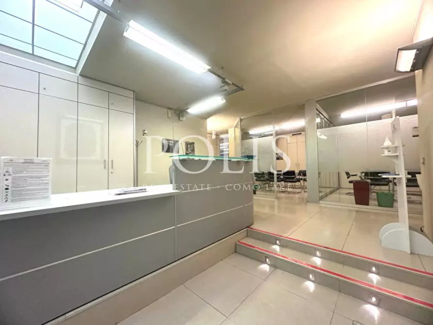 Immagine 12 di Ufficio in vendita  a Como