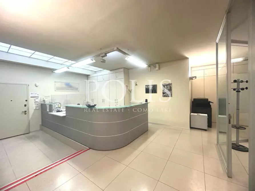 Immagine 13 di Ufficio in vendita  a Como