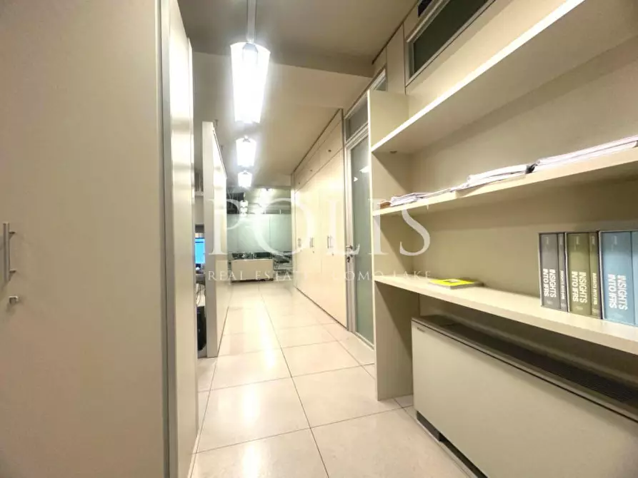 Immagine 14 di Ufficio in vendita  a Como