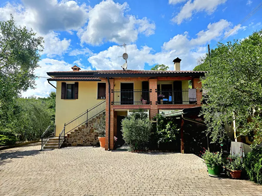 Immagine 1 di Casa indipendente in vendita  in VIA VALCHIUSA a Arqua' Petrarca